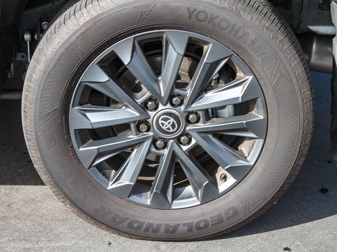 Used 2025 Toyota Land Cruiser image 11