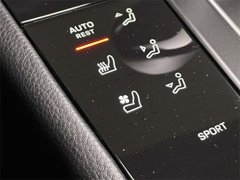 New 2026 Porsche Macan image 33