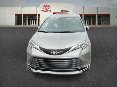 New 2026 Toyota Sienna Platinum AWD/4WD image 20