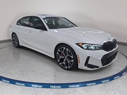 Used 2026 BMW 330i Sedan w/ M Sport Package RWD image 4
