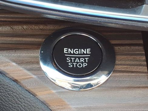 Used 2023 Ford Explorer Limited w/ Equipment Group 301A AWD/4WD image 21
