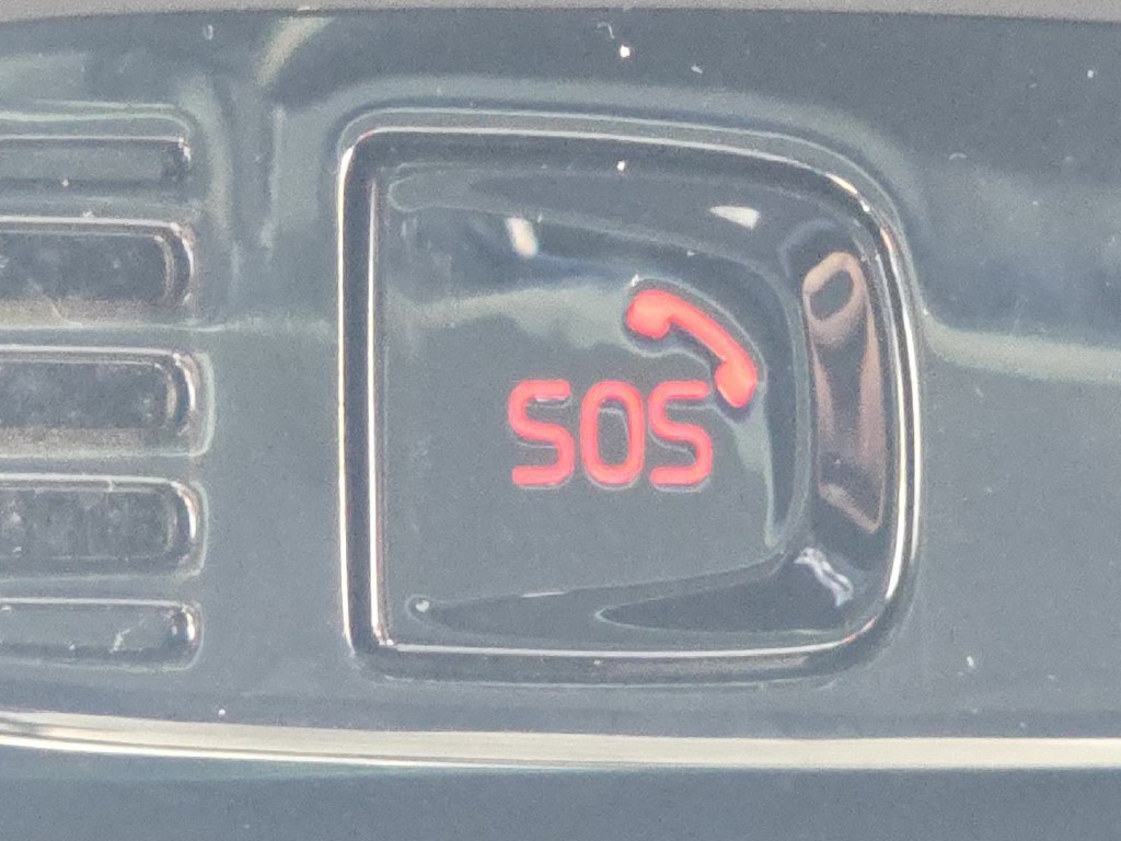 Used 2019 Volvo XC40 AWD T5 image 9