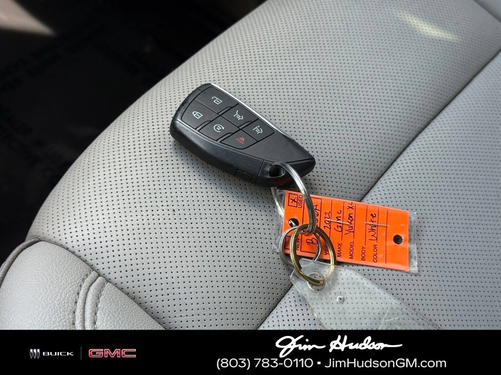 Used 2022 GMC Yukon XL SLT w/ SLT Luxury Package RWD image 40