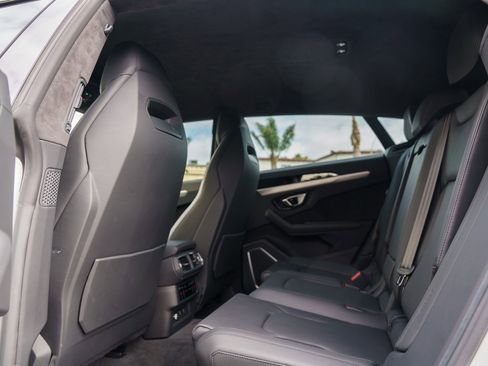 Used 2023 Lamborghini Urus S image 15