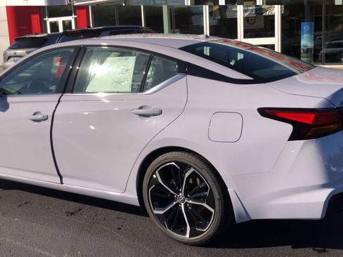 New 2025 Nissan Altima 2.5 SR w/ SR Premium Package image 6