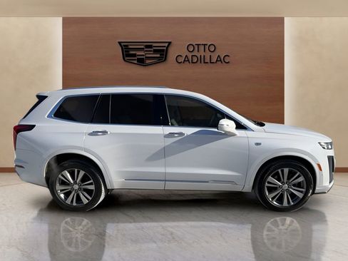 Used 2022 Cadillac XT6 Premium Luxury w/ Technology Package image 5