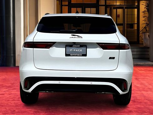 New 2026 Jaguar F-PACE R-Dynamic S image 4