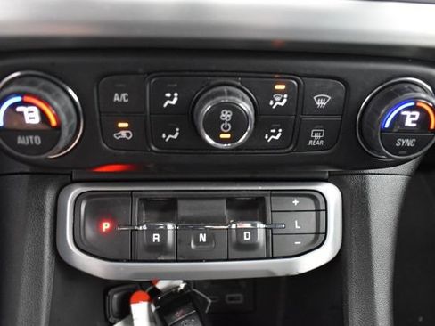 Used 2023 GMC Acadia SLT AWD/4WD image 26