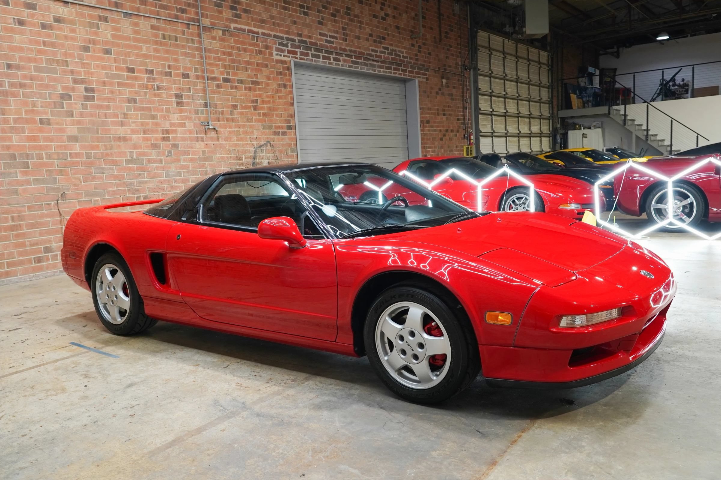 Used 1993 Acura NSX RWD image 2