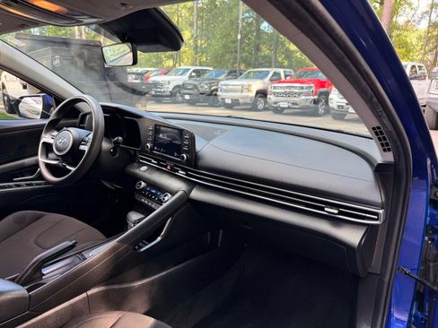 Used 2021 Hyundai Elantra SEL FWD image 18
