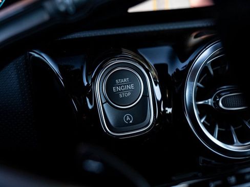 Used 2022 Mercedes-Benz A 220 4MATIC image 27