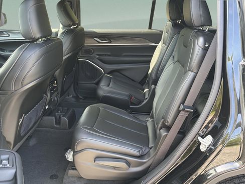 New 2026 Jeep Grand Cherokee L Limited RWD image 19