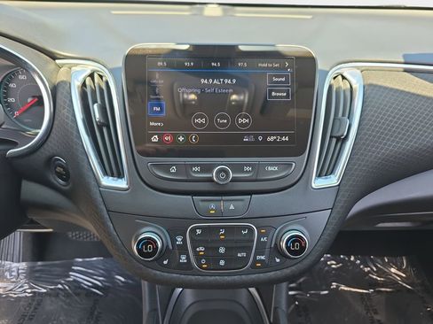 Used 2020 Chevrolet Malibu LT FWD image 22