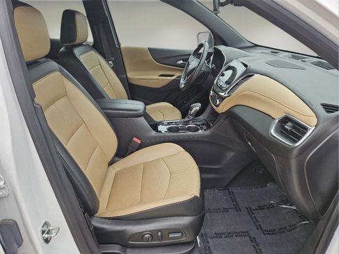 Used 2022 Chevrolet Equinox Premier AWD/4WD image 19