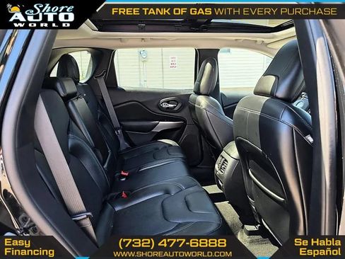 Used 2021 Jeep Cherokee Limited AWD/4WD image 25