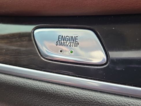 Used 2018 Buick Enclave Avenir image 32