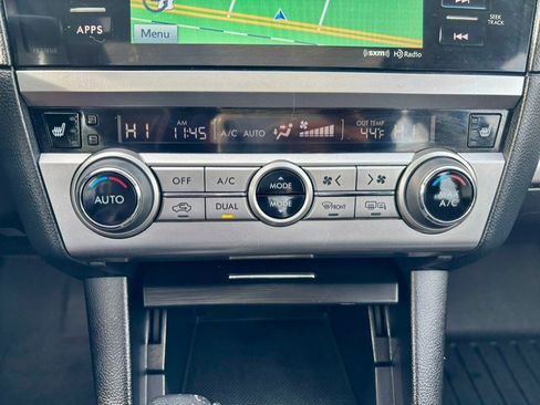 Used 2017 Subaru Legacy 2.5i Limited image 21