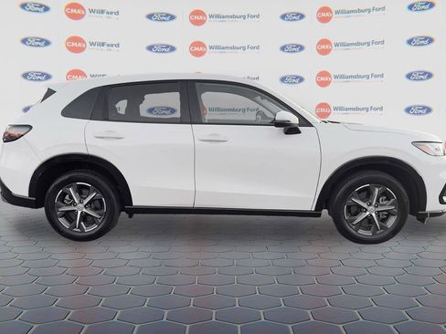 Used 2024 Honda HR-V EX-L image 3