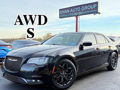 Used 2019 Chrysler 300 S image 1