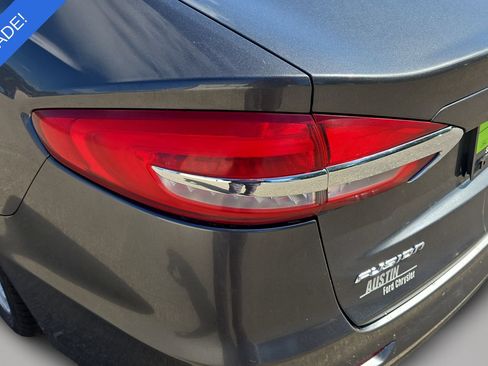 Used 2020 Ford Fusion SE FWD image 22