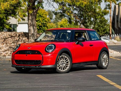 Used 2025 MINI Cooper S image 1