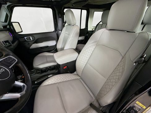 Used 2021 Jeep Wrangler Unlimited Sahara image 25