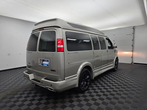 Used 2023 GMC Savana 2500 image 3