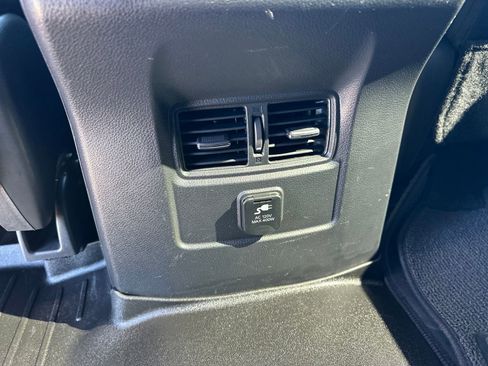 Used 2018 Nissan Titan SL w/ Midnight Edition AWD/4WD image 23