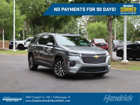 Used 2023 Chevrolet Traverse Premier FWD image 1