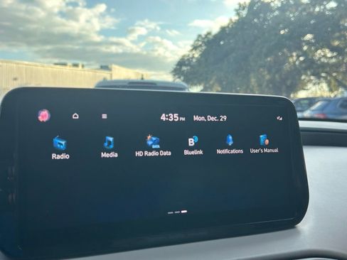 Used 2023 Hyundai Santa Fe SEL Premium image 17