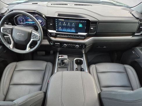 Used 2025 Chevrolet Silverado 1500 LT Trail Boss w/ LT Trail Boss Premium Package AWD/4WD image 19