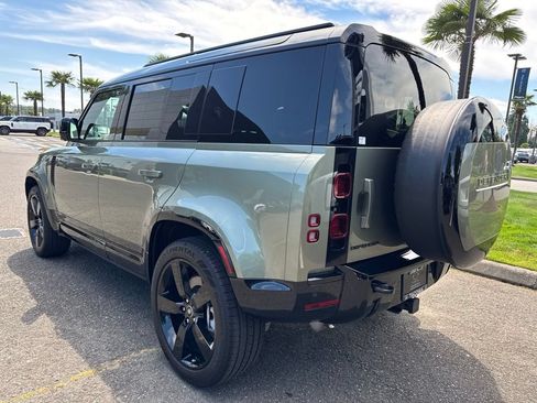 Certified 2025 Land Rover Defender 110 X-Dynamic SE AWD/4WD image 3