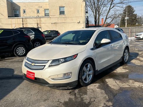Used 2013 Chevrolet Volt Premium w/ Premium Trim Package image 2