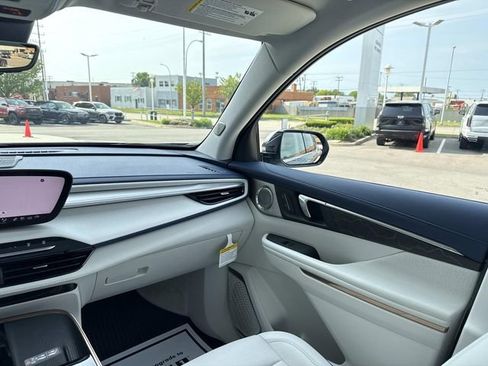 Used 2026 Buick Enclave Avenir w/ Super Cruise Package AWD/4WD image 35