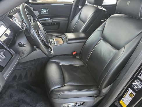 Used 2016 Rolls-Royce Ghost RWD image 12