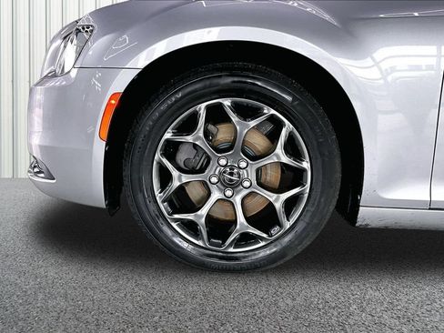 Used 2018 Chrysler 300 S AWD/4WD image 35