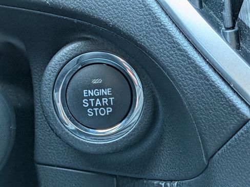 Used 2020 Subaru Forester Limited image 28