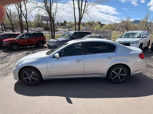 Used 2011 INFINITI G37 w/ Premium Pkg image 4
