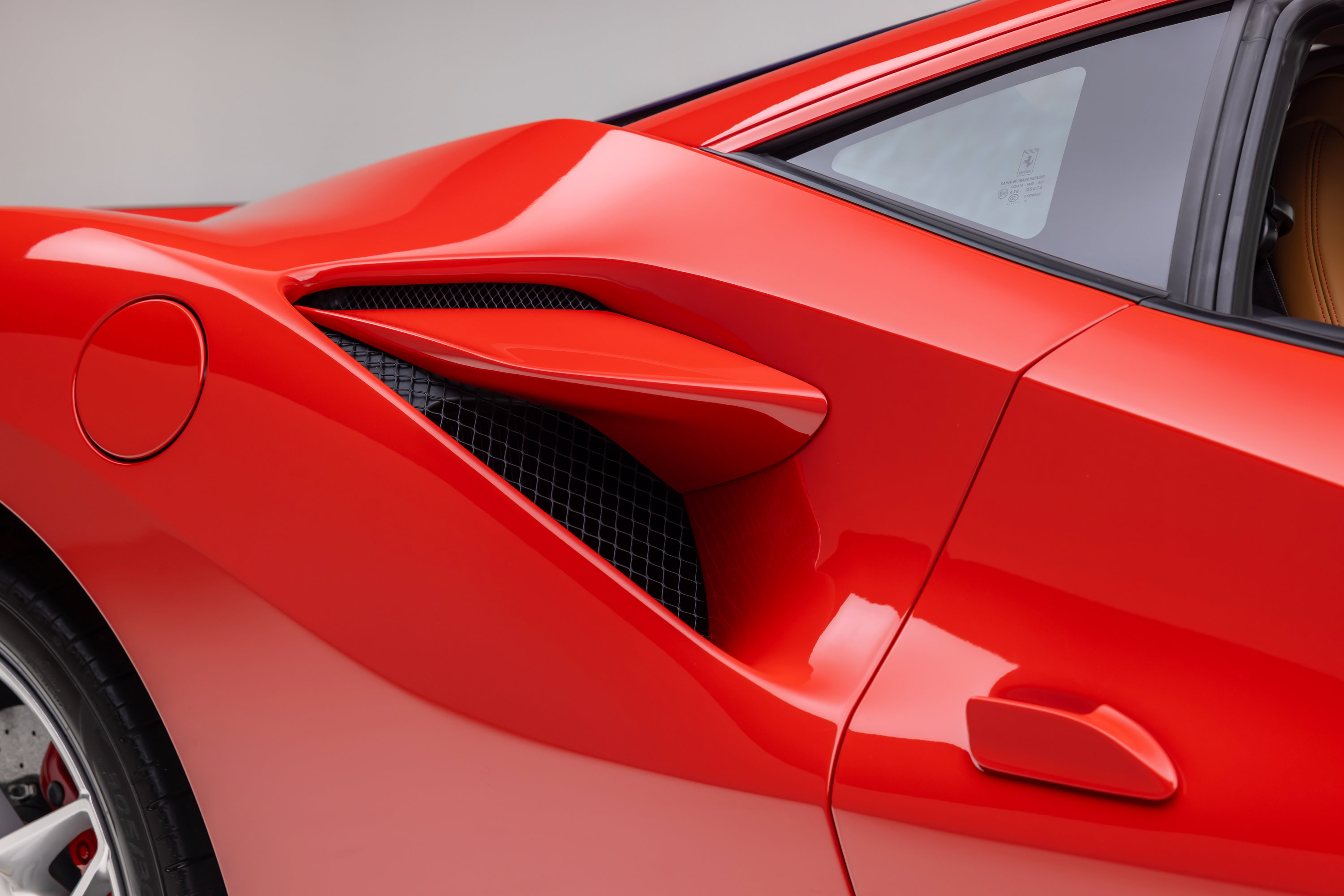 Certified 2020 Ferrari F8 Tributo RWD image 25