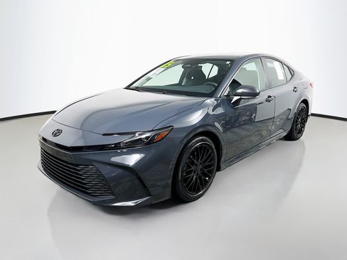 Used 2025 Toyota Camry LE w/ Convenience Package FWD image 10
