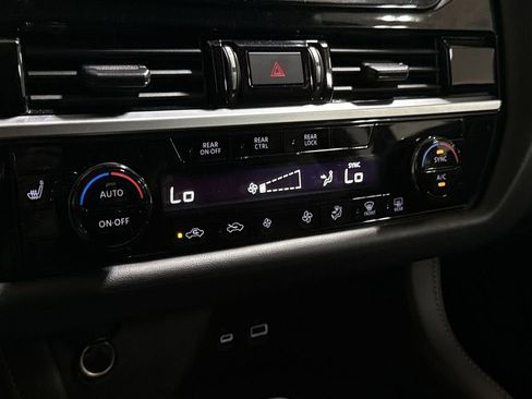 Used 2024 Nissan Pathfinder SV AWD/4WD image 16