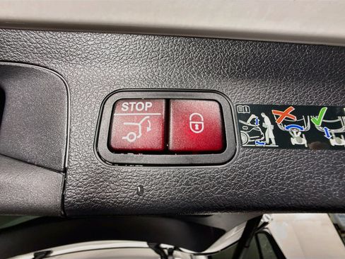 Used 2025 Mercedes-Benz GLS 450 4MATIC image 46