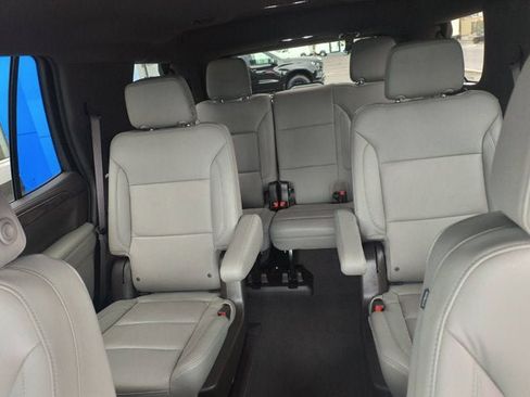 Used 2022 Chevrolet Tahoe LT w/ Luxury Package AWD/4WD image 10