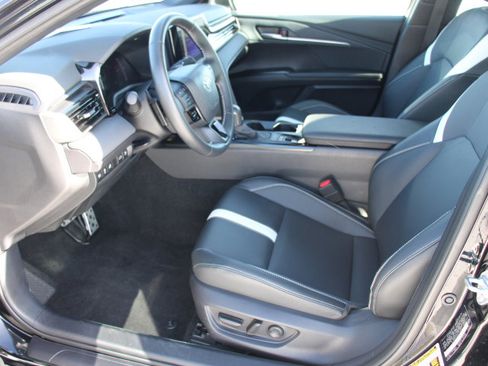 Certified 2025 Toyota Camry SE image 11