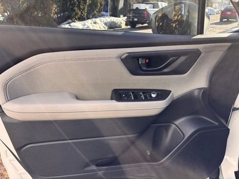 Used 2025 Subaru Forester Premium image 21