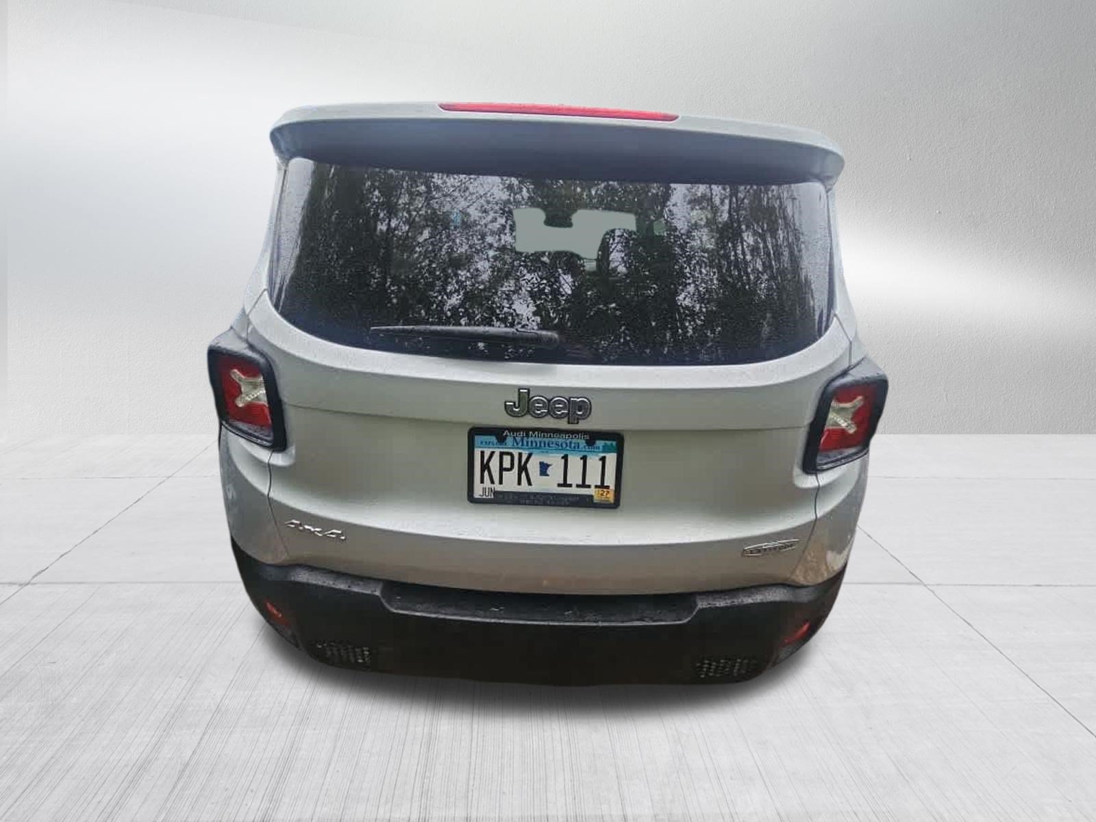 Used 2016 Jeep Renegade Latitude AWD/4WD image 5
