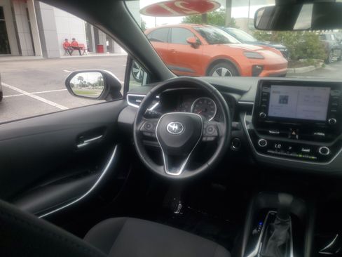 Used 2021 Toyota Corolla SE w/ SE Premium Package FWD image 18
