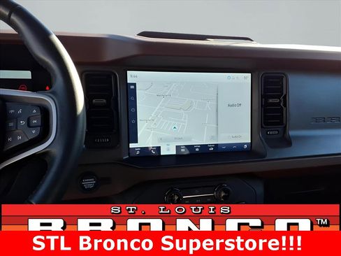 Used 2024 Ford Bronco Outer Banks image 11