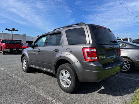 Used 2011 Ford Escape XLT w/ 202A Rapid Spec Order Code AWD/4WD image 3