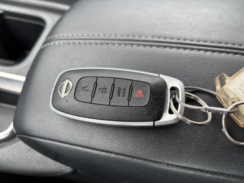Used 2025 Nissan Sentra SV FWD image 19